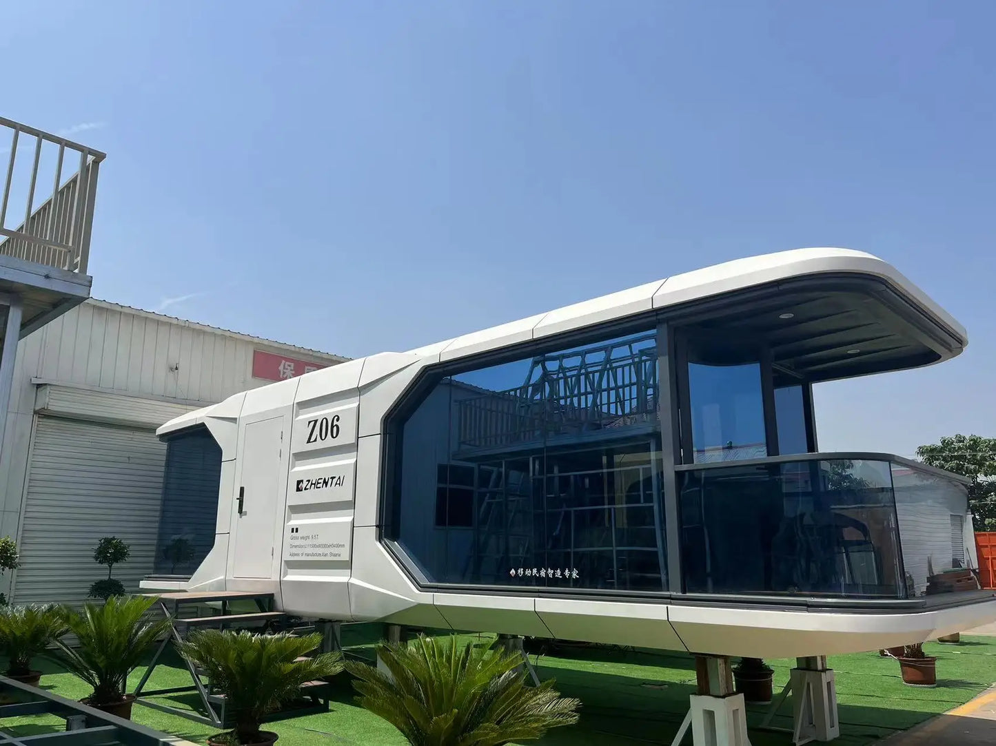 Prefabricated space capsule container house luxury prefab hotel house Tiny Vessel Cat Space Capsule House for sale